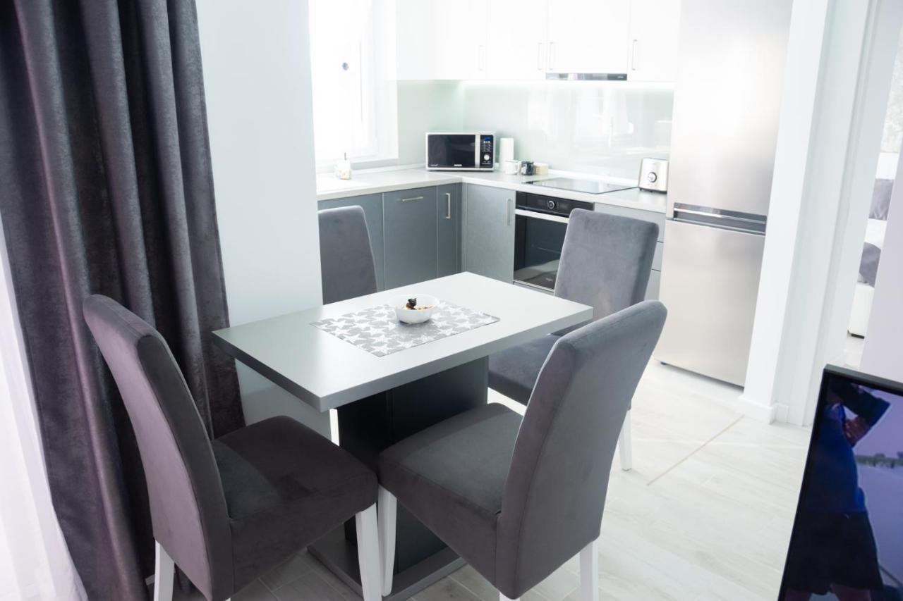 Gala Residence In Орадеа Екстериор снимка