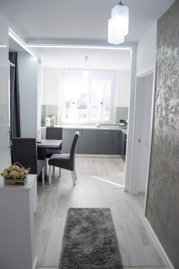 Gala Residence In Орадеа Екстериор снимка