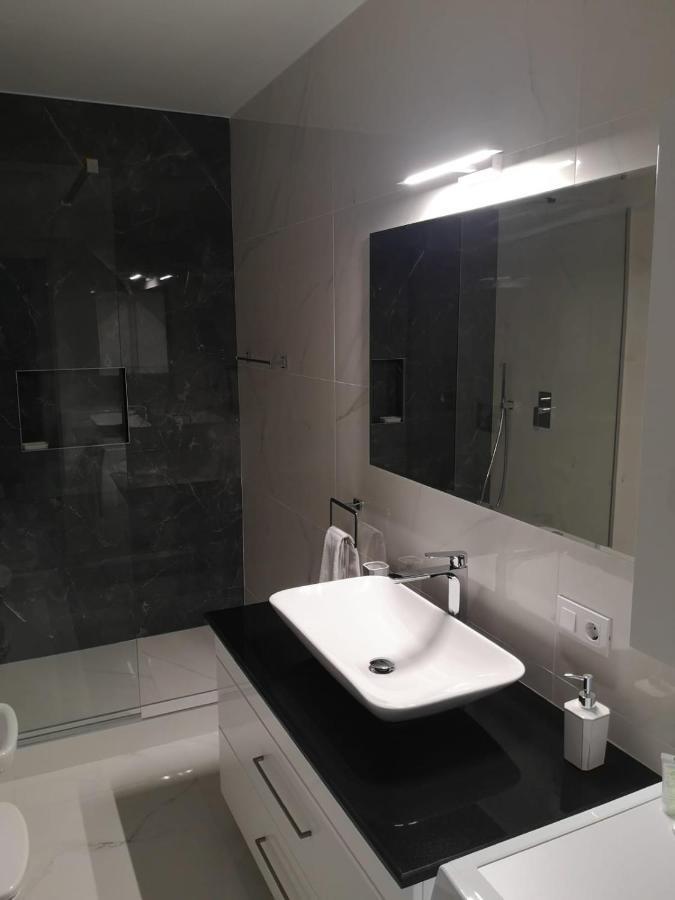 Gala Residence In Орадеа Екстериор снимка