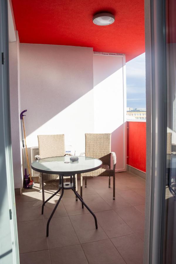 Gala Residence In Орадеа Екстериор снимка