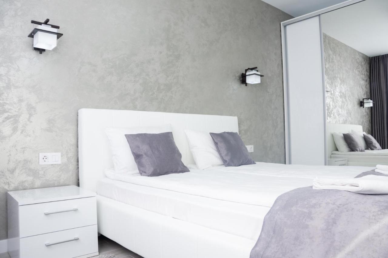 Gala Residence In Орадеа Екстериор снимка