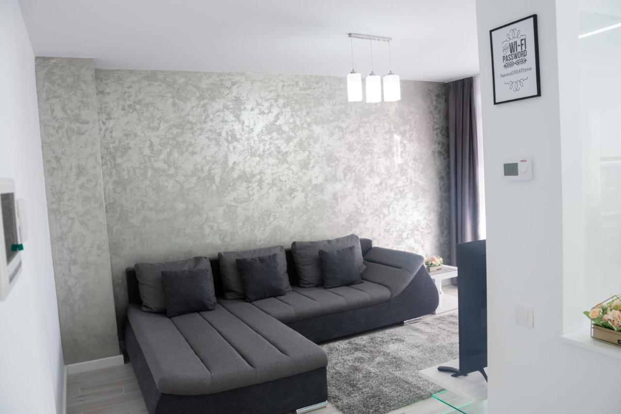 Gala Residence In Орадеа Екстериор снимка